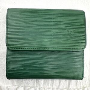 AUTHENTIC Louis Vuitton Malletier Epi Leather Elise Wallet. Green.
